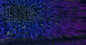 Código digital em azul ilustrando como implementar a arquitetura serverless na empresa