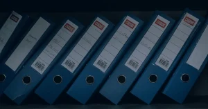 Armazenamento de dados em tons de azul ilustrando como organizar arquivos digitais corretamente